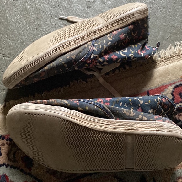 Blue floral zip and lace up - Picture 5 of 5